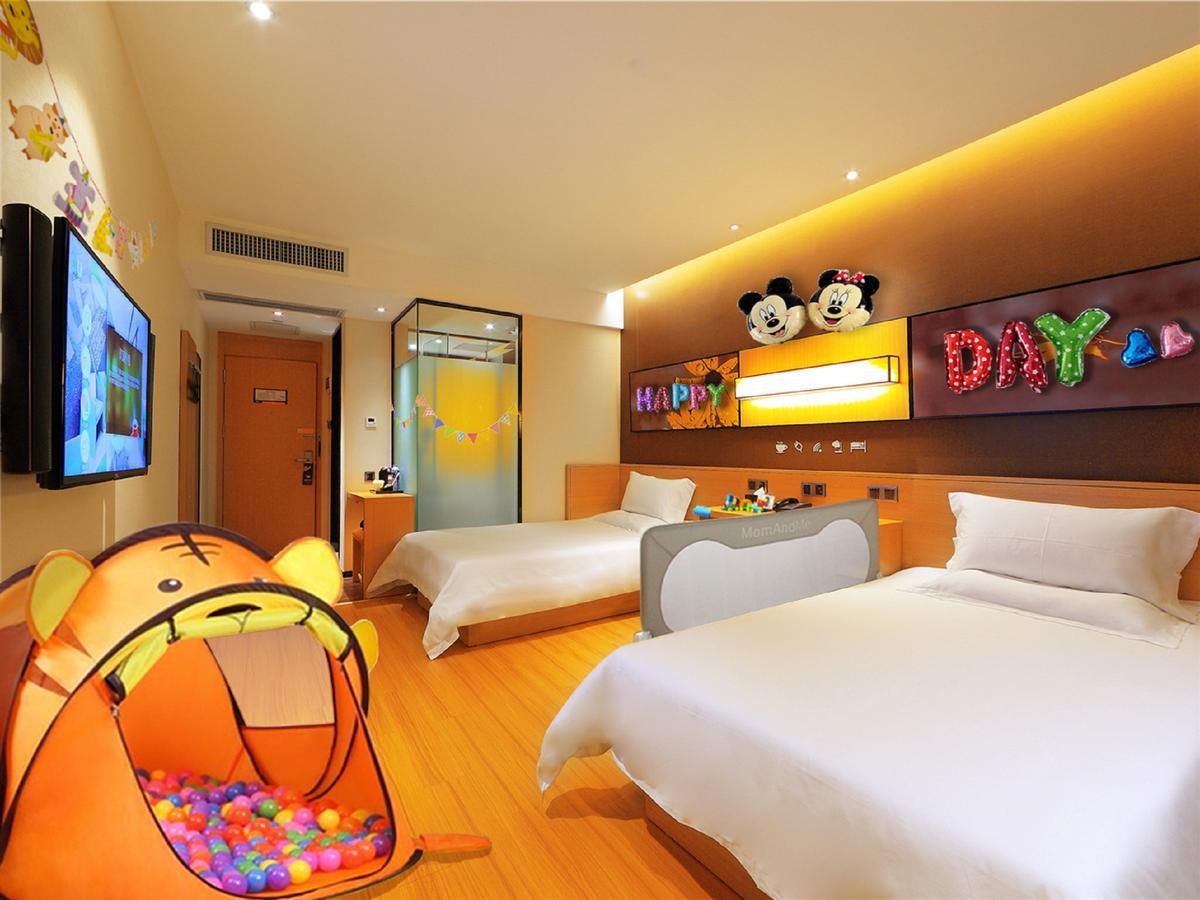 Iu Hotel Kunming Xishan Wanda Railway Station Екстериор снимка